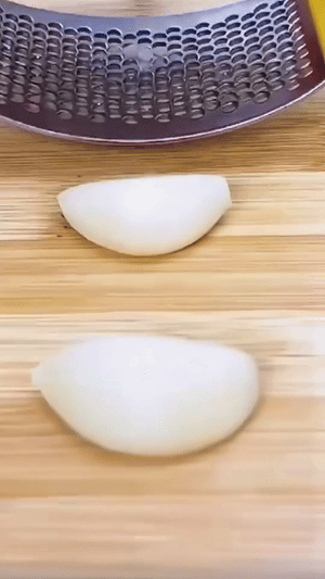 Multi Function Garlic Presser | عصارة الثوم متعددة الاستخدام